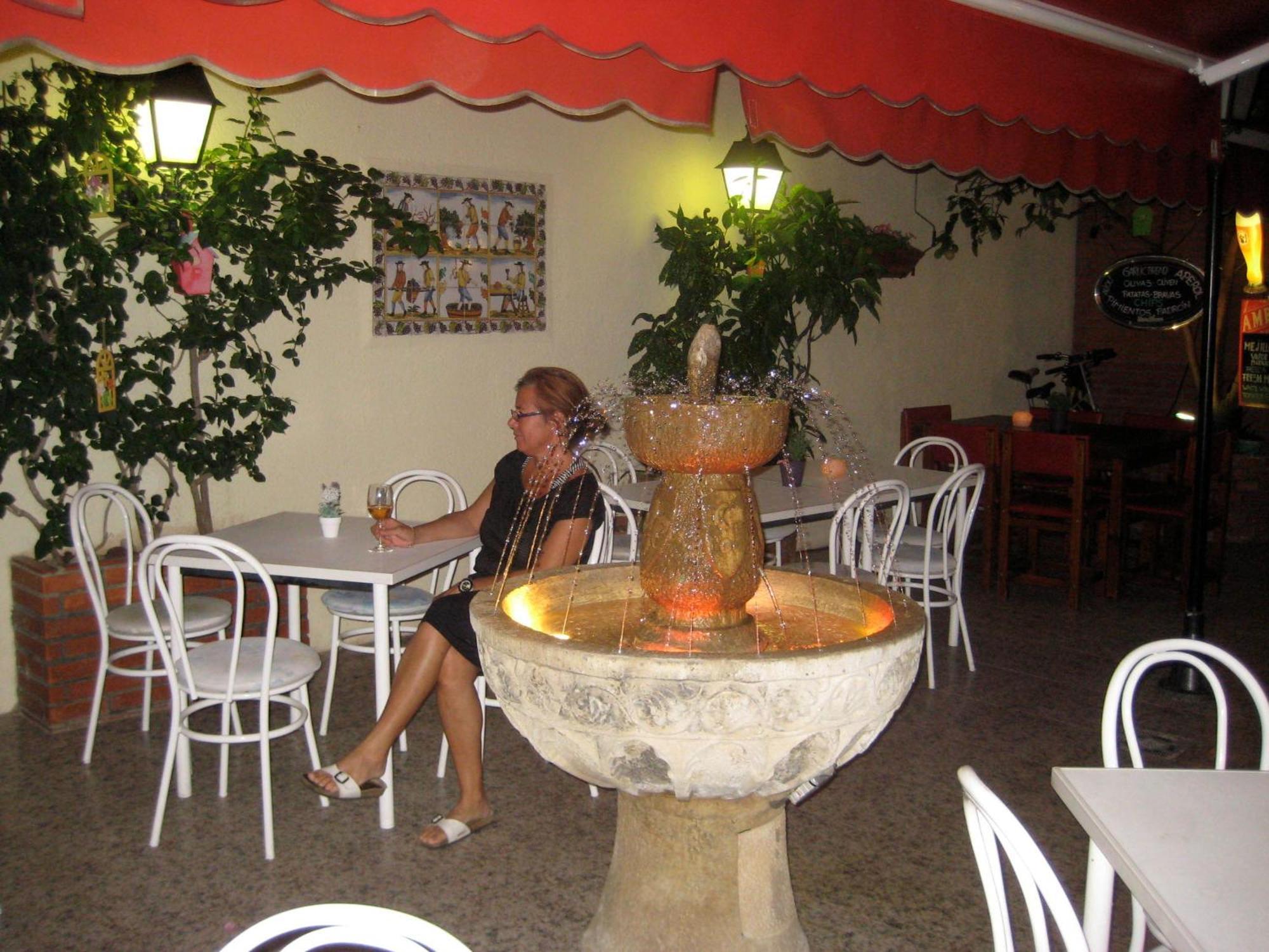 Pension Casa Austria Calella Esterno foto