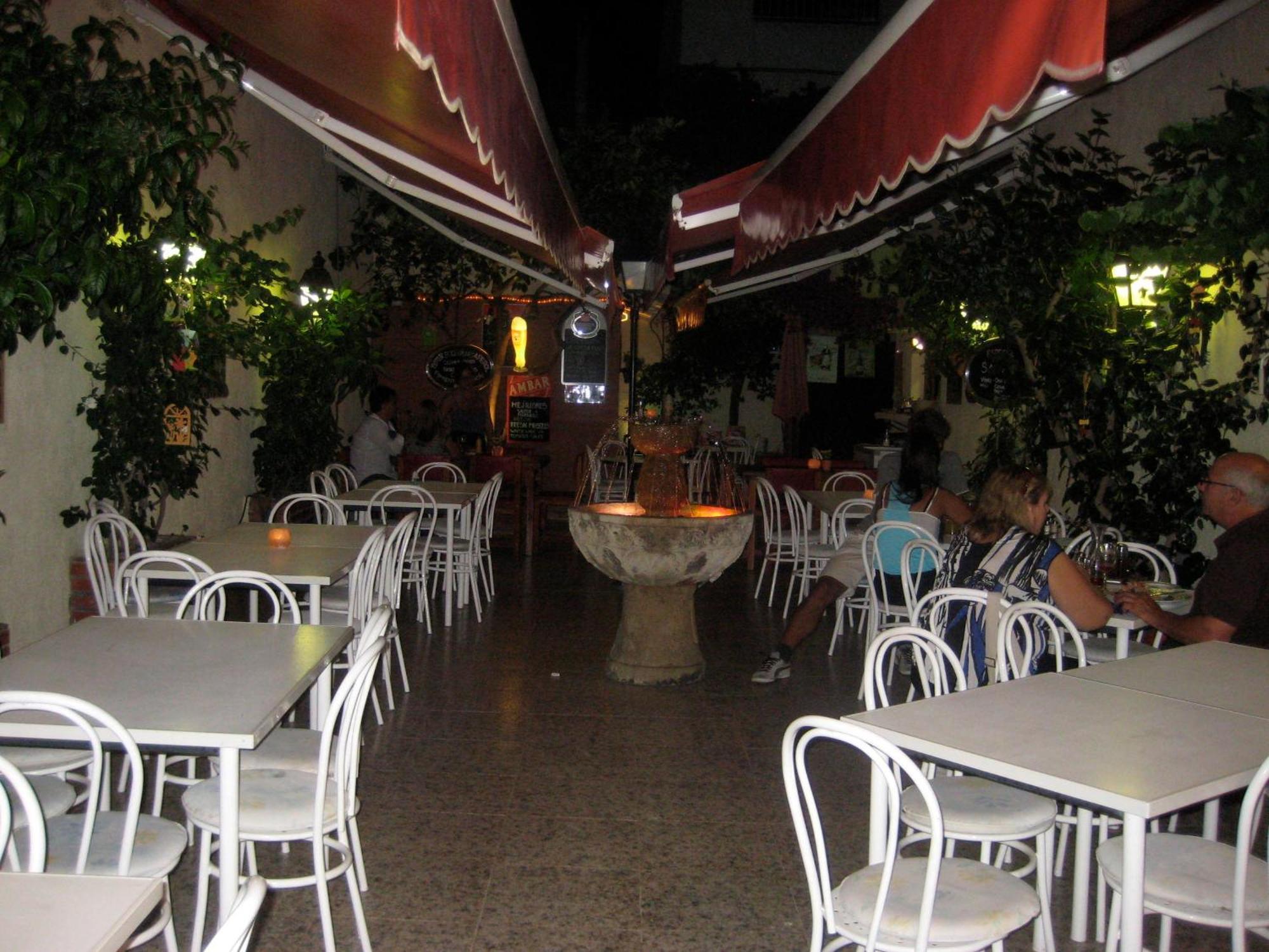 Pension Casa Austria Calella Esterno foto