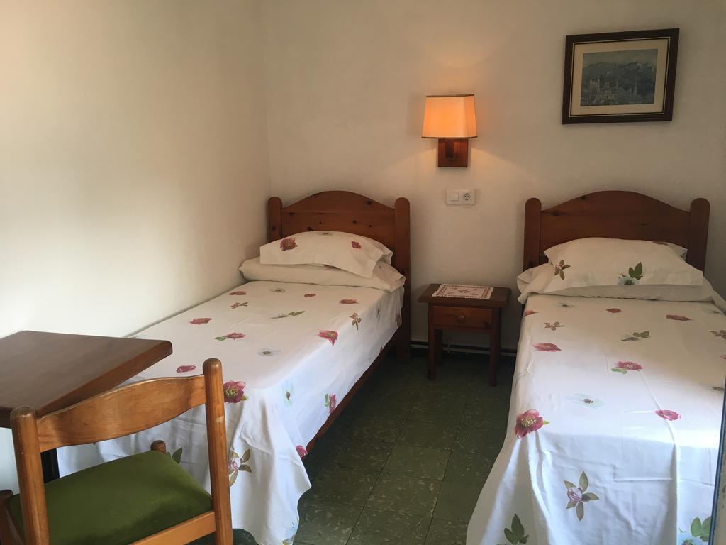 Pension Casa Austria Calella Esterno foto