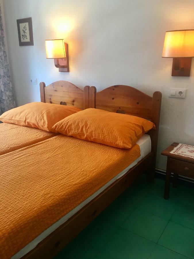 Pension Casa Austria Calella Esterno foto
